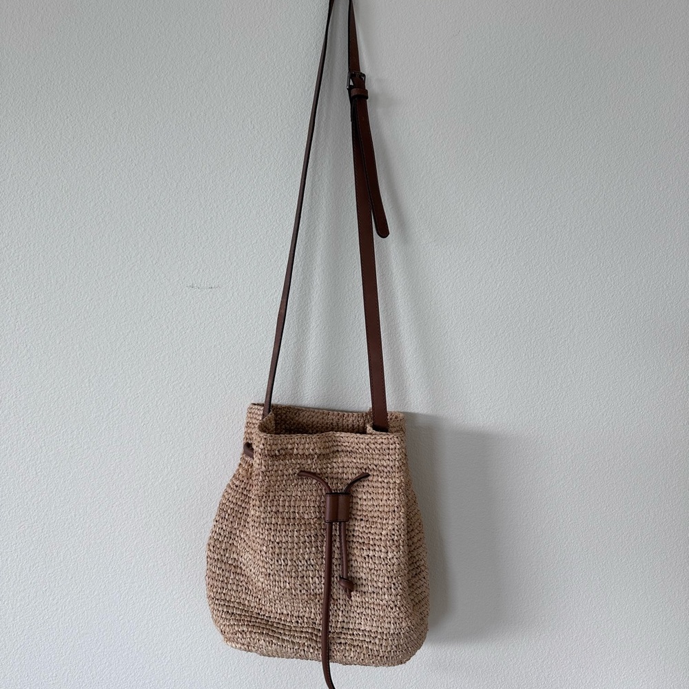 Faherty Raffia Drawstring Bucket Bag - Picture 2 of 6